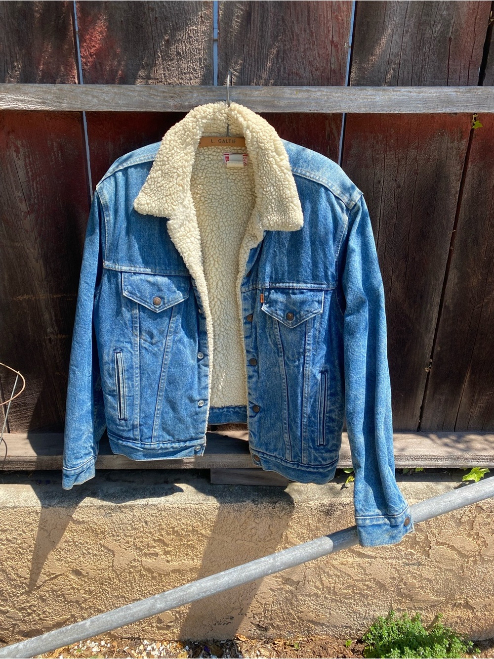 Levi's Blue Denim Jacket with Cream Sherpa Lining vintage orange tab Sz 44